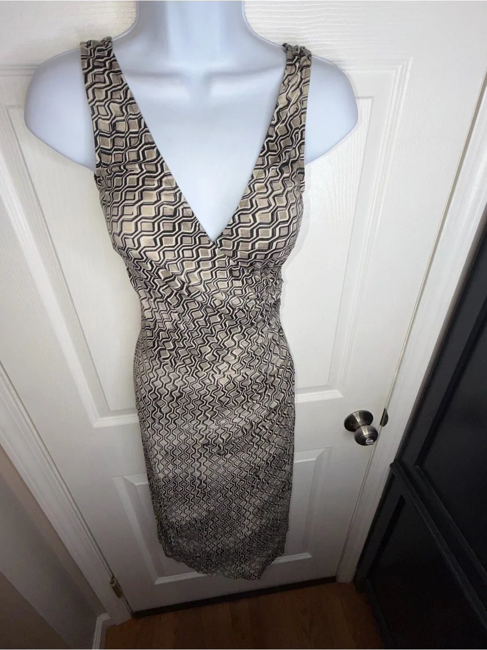 Vtg Bebe Women’s Small Black Gray Geo Print V-Neck Midi Dress Sleeveless S USA